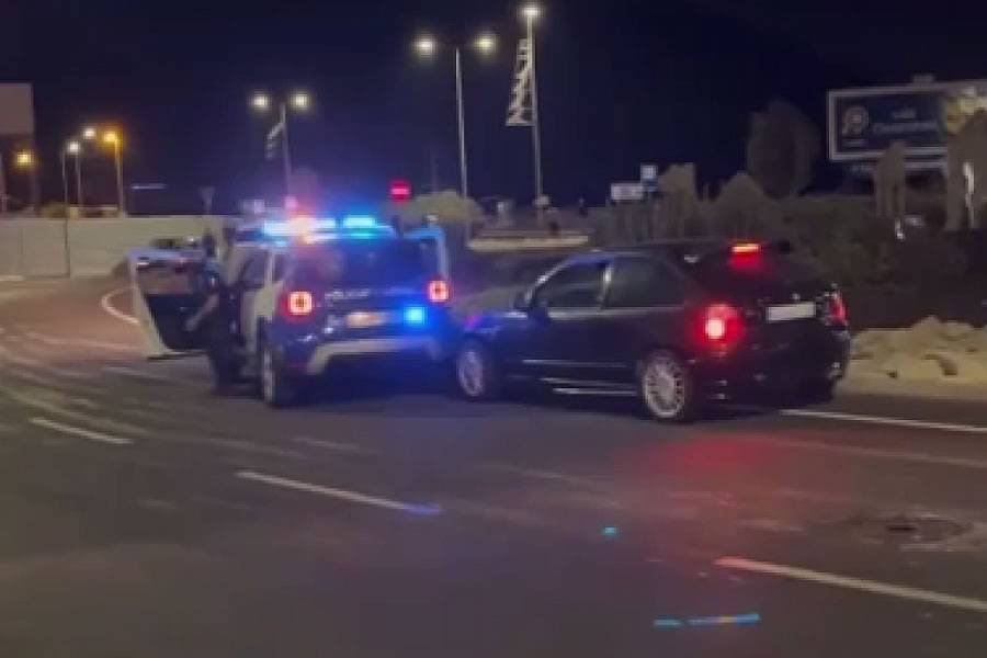 Canarian Weekly VIDEO Police Stop Man Driving Wrong Way Around