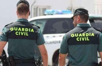 Guardia Civil officers rescue baby trapped inside car in Tenerife