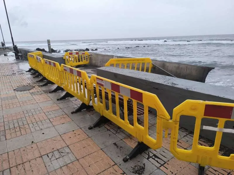 Beach access in Las Galletas